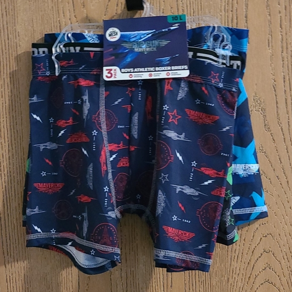 Bioworld Other - Top Gun Maverick Boys 10L Boxer Briefs NWT